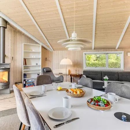 Winona - 250m From The Sea By Interhome *