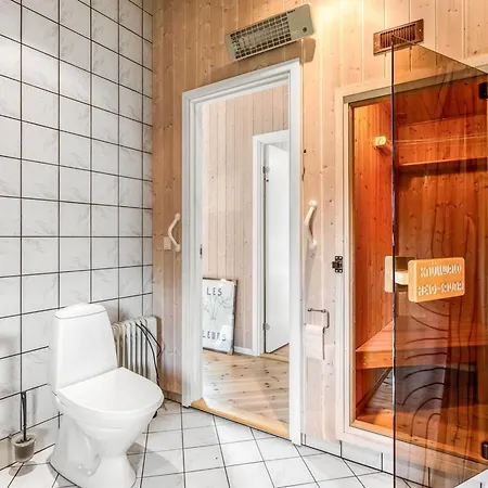 Winona - 250m From The Sea By Interhome *